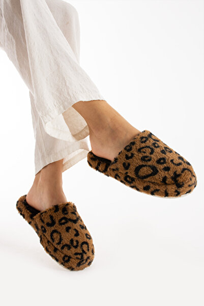 MODA شبشب داخلي نسائي شتوي فروي - نعل صامت بنمط الفهد