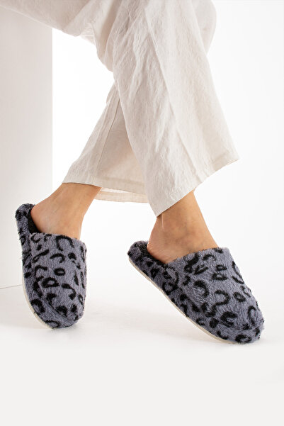 MODA TÜYLÜ KAPALI Kadın Ev Terliği Kışlık Terlik Sessiz Taban Leopar Desen