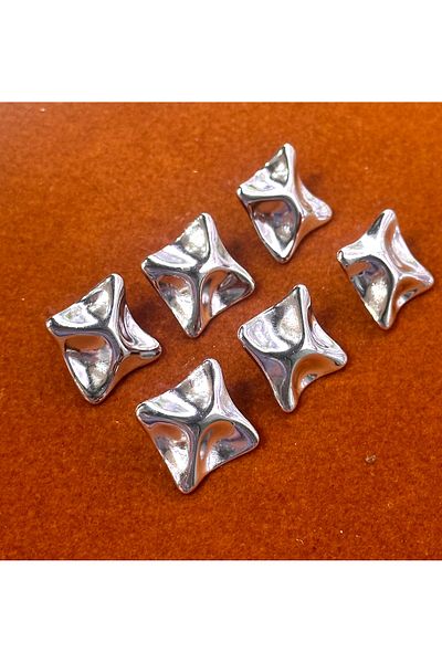 ODDA TASARIM ATÖLYESİ Set of 6 Buttons Square Silver Color with Hollowed Out Model Z.A.R.A (34 Size)