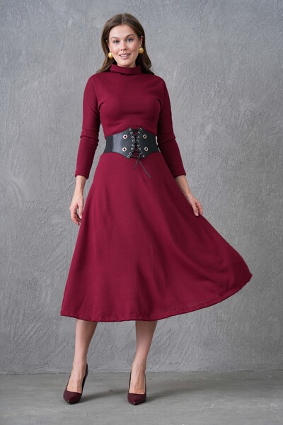 bayansepeti Esnek Triko Kumaş Dik Yaka Uzun Kollu Midi Boy Kemerli Bordo Ofis Elbisesi 134