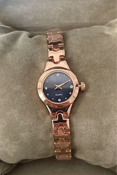 Leerybee Minimal Stylish Women's Wristwatch Nla-246