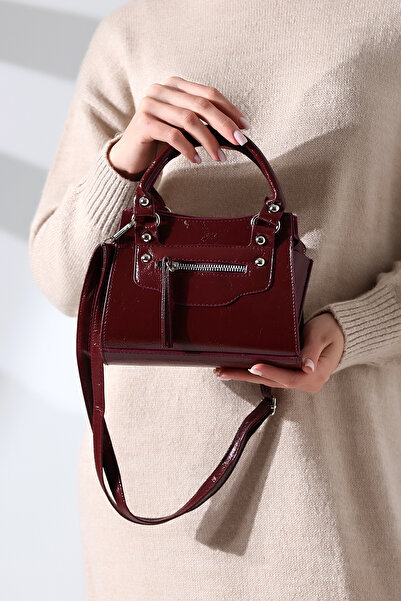 Encool حقيبة نسائية صغيرة من الجلد اللامع باللون العنابي وحزام متقاطع للكتف و...