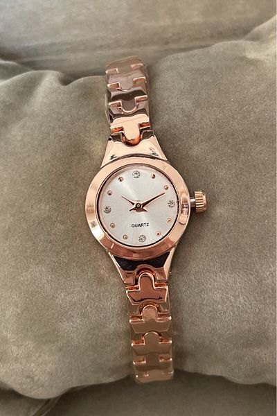 Leerybee Minimal Stylish Women's Wristwatch Nla-246