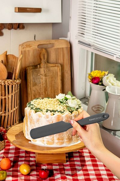 Silicorner Silicone Anthracite Cake and Chocolate Stripping Spatula (32 cm)