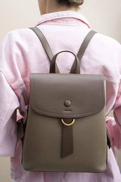 Matthew Cox Sç Byn2243 Women's Backpack Mink - Brown