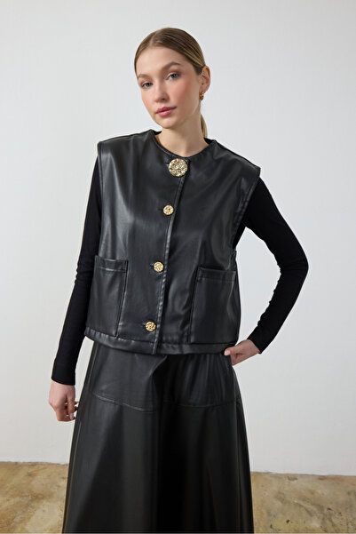 Birgül Bektaş Μαύρο δερμάτινο γιλέκο με λεπτομέρεια τσέπης