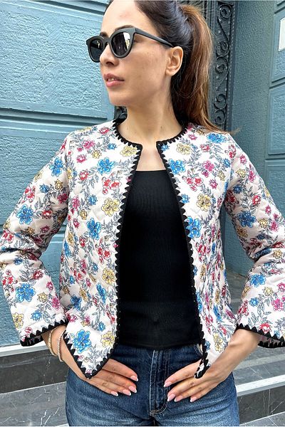 Ateilerdijle Jachetă de buzunar matlasată cu model floral de epocă