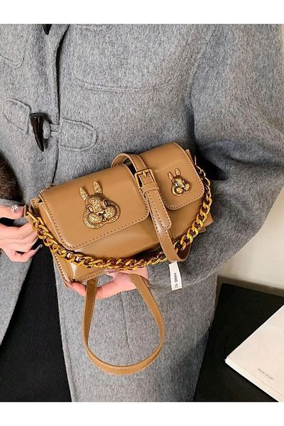 Katusa Geantă baghetă cu design detaliat pentru accesorii veveriță de culoare cămilă