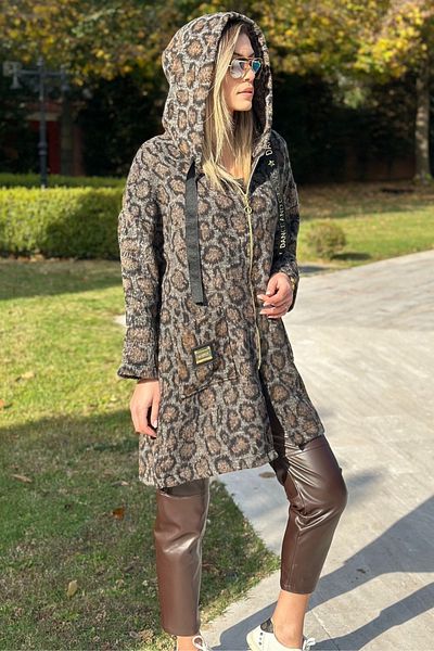 trendalisse Jachetă lungă cu glugă, maro, cu imprimeu leopard
