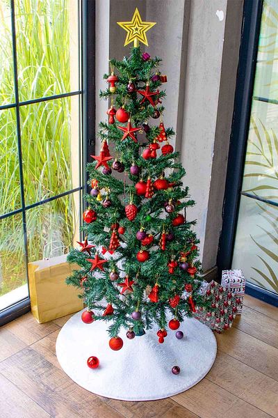 Aden Under Pine Tree Carpet Plush White - Stylish and Elegant Solution for Your Christmas Decoration - 100 X 100