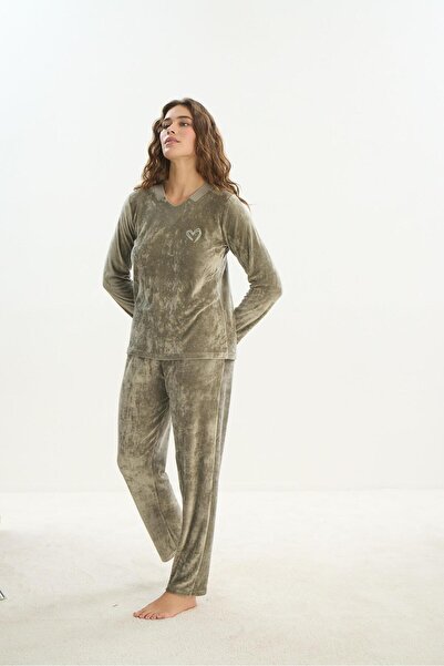 Sevim Kadın Uzun Kol Yeşil Kadife Pijama Takım C2T6N1O61