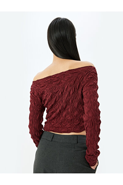 Koton Crop T-shirt με μακρυμάνικο λαιμόκοψη και υφή