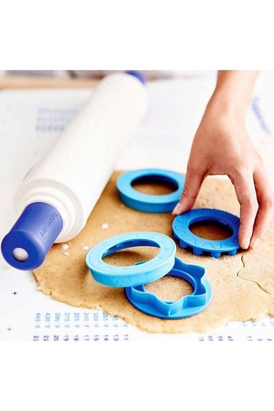 Tupperware Water Blue Magic Dough Roller - Roller and Molds