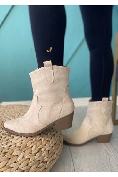 Afilli Kadın Ten Bej Süet Mat Sivri Burun Slip On Kalın Kısa Topuklu Tokalı Şık Western Kovboy Bot Ayakkabı