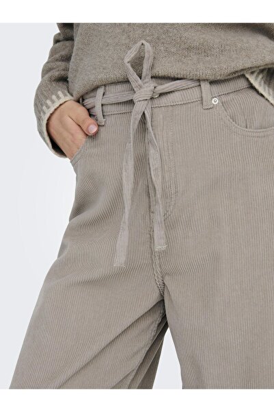 ONLY Beinschnitt ONLBLEECKER Hortum Beinschnitt oder Baggy Fit Hortum