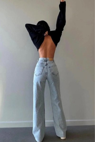 BEES JEANS بنطلون جينز Christian بطراز التسعينيات، باللون الأزرق الثلجي، بتصميم بالازو وقصة واسعة الساق وخصر عالٍ جداً