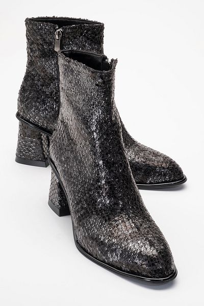 LuviShoes Γυναικείες μπότες με χοντρό τακούνι NİNA με μαύρο σχέδιο