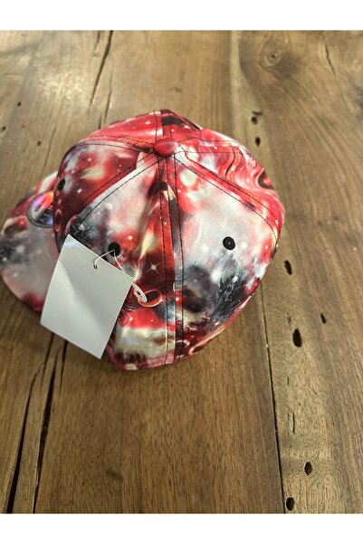 Vagon Gezegen desenli kırmızı renkli hiphop cap şapka