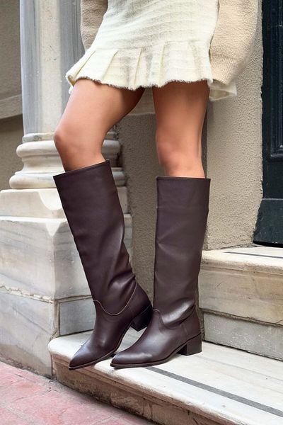 NİŞANTAŞI SHOES Herbert Brown matt hegyes orrú női rövid sarkú csizma