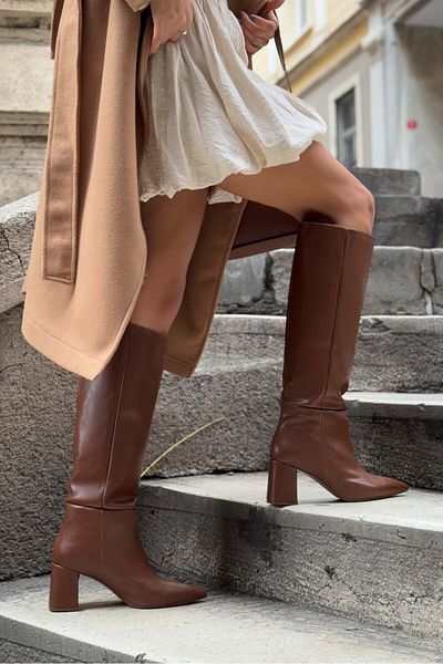 NİŞANTAŞI SHOES Briar Tan matt hegyes orrú női sarkú csizma