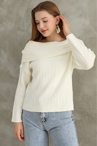 VEGENZE Women's Ecru Sweater - Madonna Collar, Shoulder Low-Cut