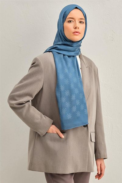Armine Lyon Trend Shawl 4 - 246973   Model