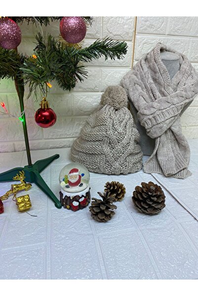 sema aksesuar Комплект шапка и шал с помпони за Свети Валентин (2 броя)