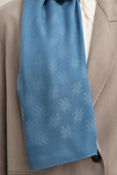 Armine Lyon Trend Shawl 4 - 246973   Model