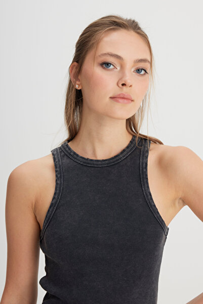 WRANGLER Slim Fit Slim Fit Crew Neck Black Women's Sling T-Shirt