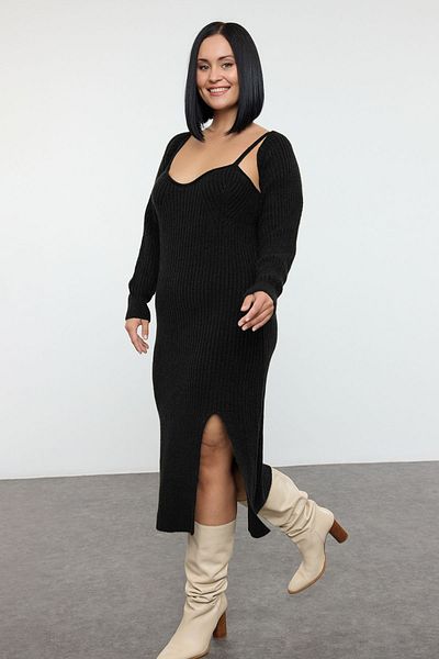 Trendyol Curve Schwarzes Midi-Strickkleid und Bolero-Set – gerippt und geschlitzt TBBAW25AH00070