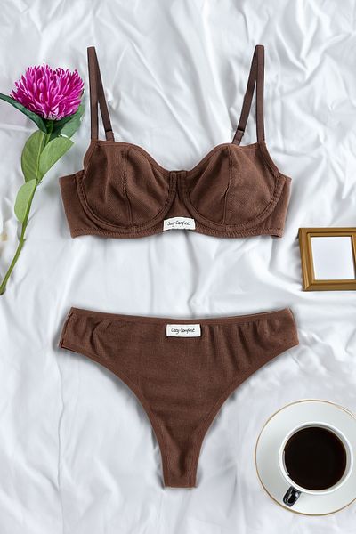 Trendyol Collection Braunes gestricktes Dessous-Set mit geripptem Etikett - THMSS24CC00029