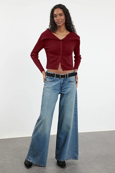 Trendyol Collection Weinroter Strick-Cardigan mit Umlegekragen TWOAW24HI00284