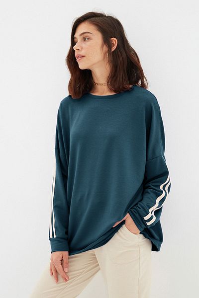 Trendyol Collection Μακρύ λεπτό πλεκτό φούτερ σε χρώμα βενζίνης - Υπερμεγέθη εφαρμογή, λεπτομέρεια ρίγες TWOAW22SW1258