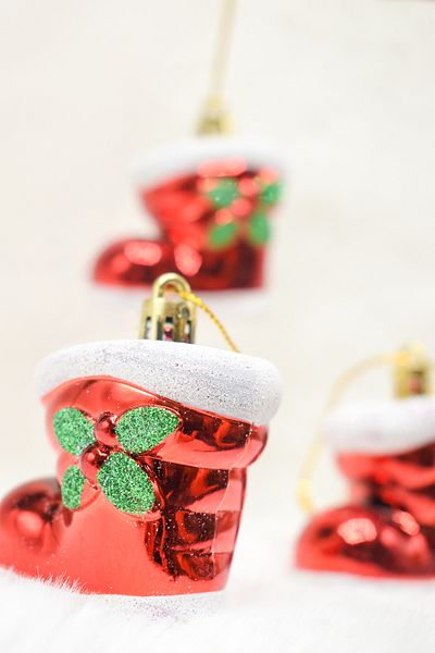 Waldern 3-Piece Boots Ornament Red Christmas Pine Tree Ornament