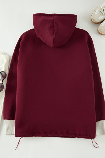 Trendyol Curve Extra Size Rib Detailní Slogan Tištěná Burgundská mikina - Tbbaw25Ao00033
