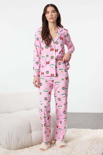 Trendyol Collection Růžová sada pleteného pyžama ze 100% bavlny s vánočním motivem Thmaw25Pt00172
