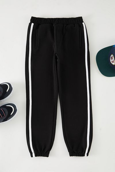 TRENDYOLKIDS Black Boy's Knitted Mini Me tepláky Tkdaw25Ea00017