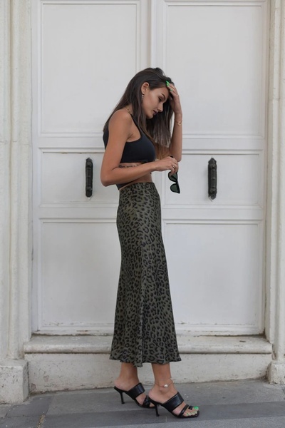 medipek High Waist Leopard Print Satin Midi Skirt - Elastic and Zip-Up, 85 cm