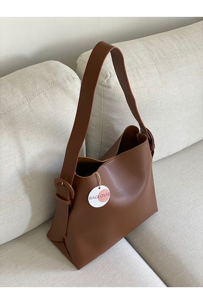 BAGLOVİS ГОЛЯМА ДАМСКА ЧАНТА ЗА РАМО TABA С ОВАЛНА КАТАРАМА И МАГНИТНО ЗАКОПЧАВАНЕ