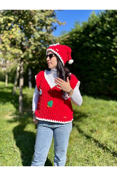 Meltem's New Year Women's Sweater and Hat Set - Red