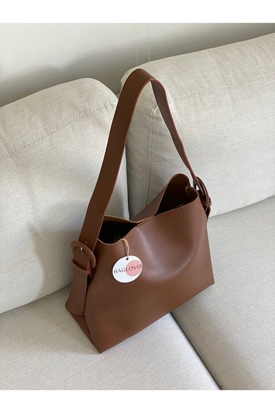 BAGLOVİS ГОЛЯМА ДАМСКА ЧАНТА ЗА РАМО TABA С ОВАЛНА КАТАРАМА И МАГНИТНО ЗАКОПЧАВАНЕ
