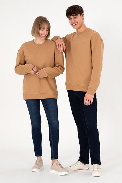 U.S. Polo Assn. سويت شيرت رجالي ذو رقبة دائرية وشريط أساسي من Camel 50295148 -vr015