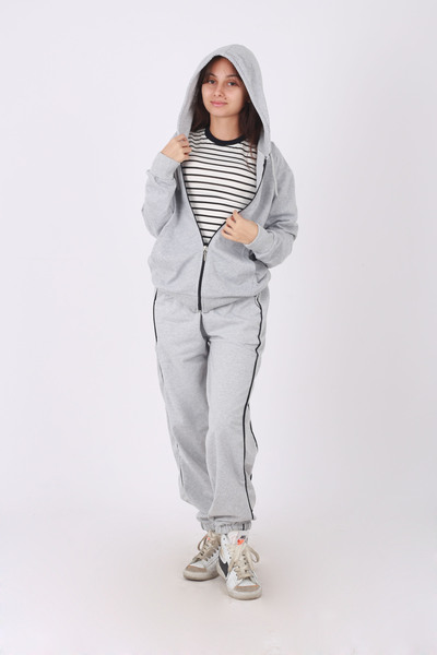 han elegant Minimal Elegance 3-Piece Set New Generation Cropled Jacket Hooded and Side Trim Sweatpants