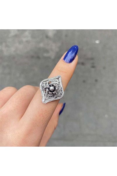 Köstebek Ethnic Patterned Flower Ring