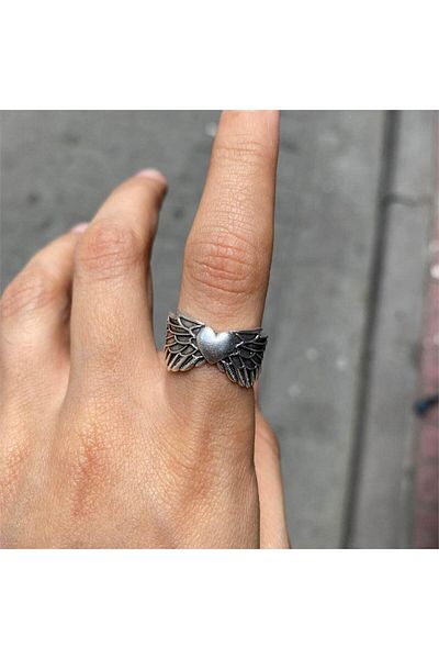 Köstebek Winged Heart Ribbon Ring