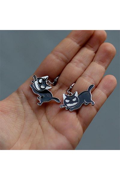 Köstebek Running Murder Cat Earrings