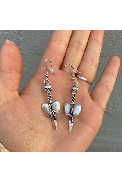 Köstebek Dagger In The Heart Earring