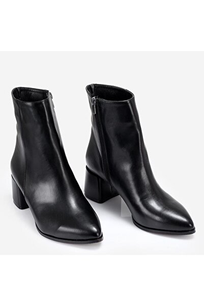 37Numara BÜYÜK  NUMARA KADIN BOT 41-42-43-44-SİYAH CİLT