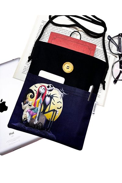 Smyrna "The Nightmare Before Christmas" Hanging Book/Tablet/Ebook Bag - Case