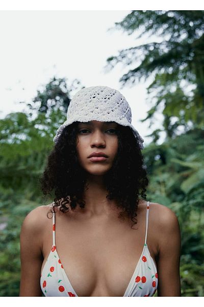 MANGO Woman Eimermütze aus Naturfaser
